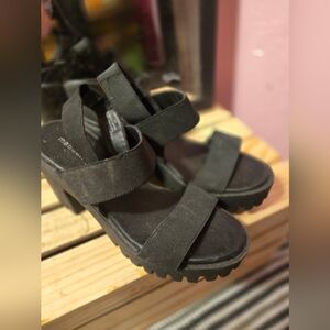 Madden Girl Heels, size 7, black